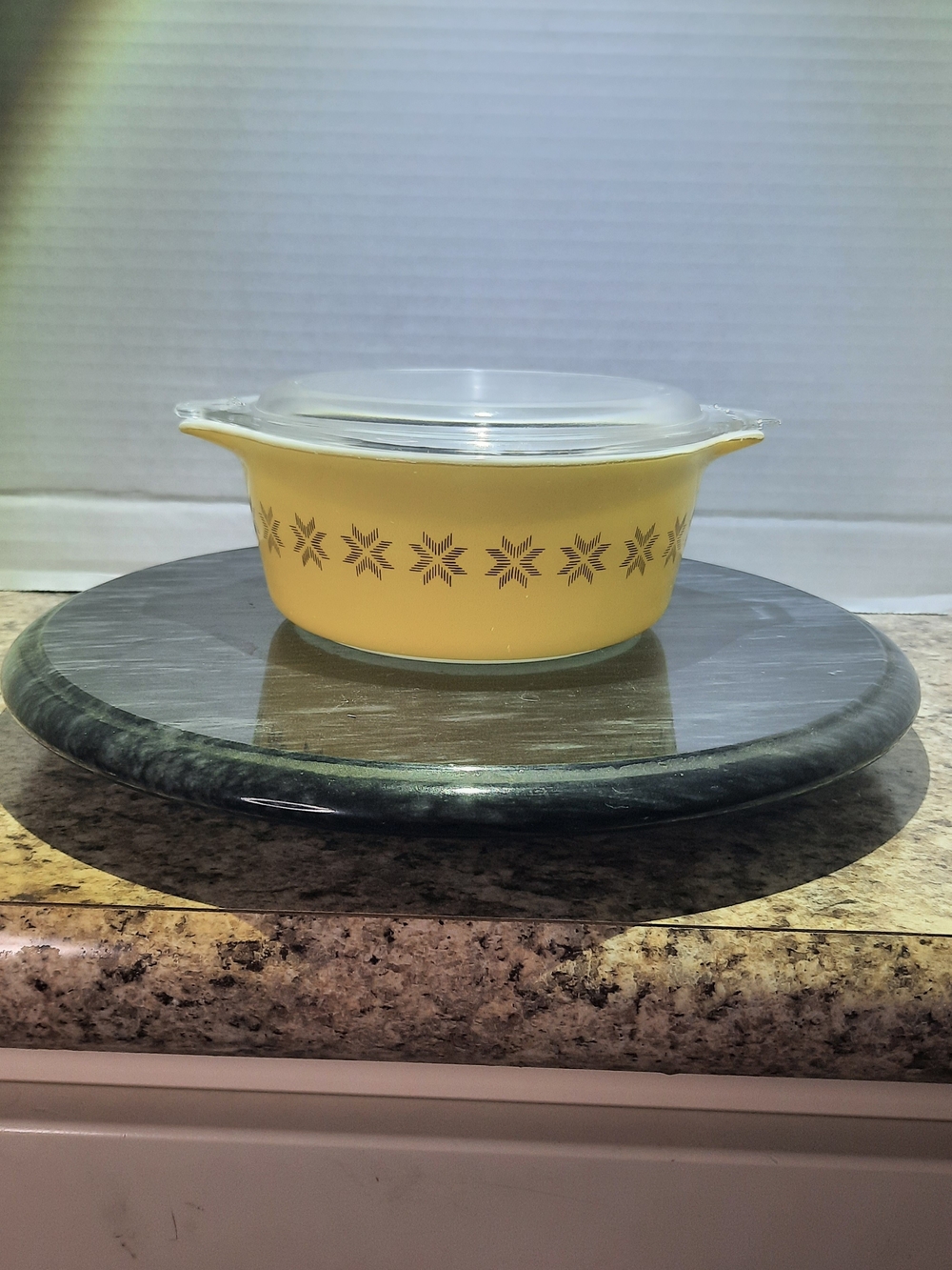 Pyrex Town & Country 472 Casserole Dish